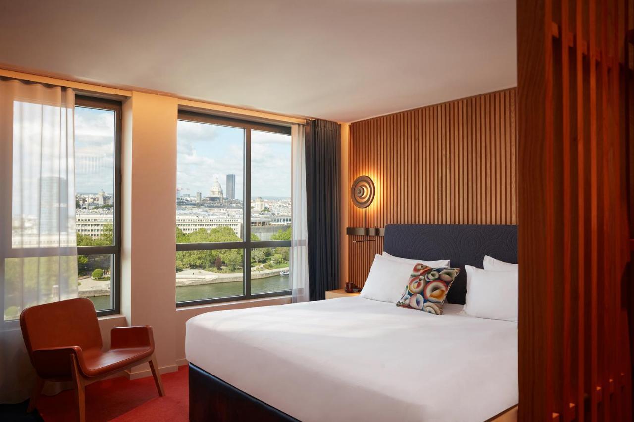 So/ Paris Hotel Εξωτερικό φωτογραφία A bedroom at the hotel