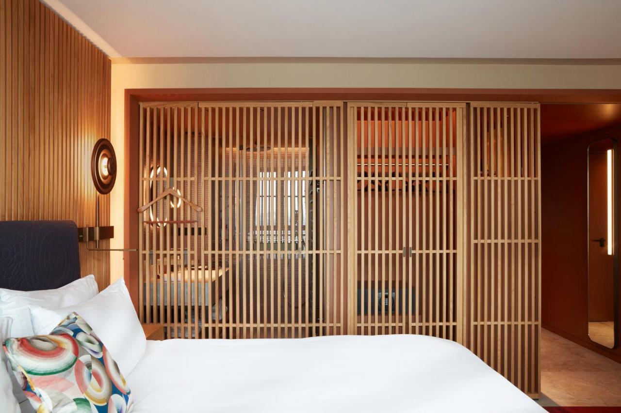 So/ Paris Hotel Εξωτερικό φωτογραφία A room at the hotel