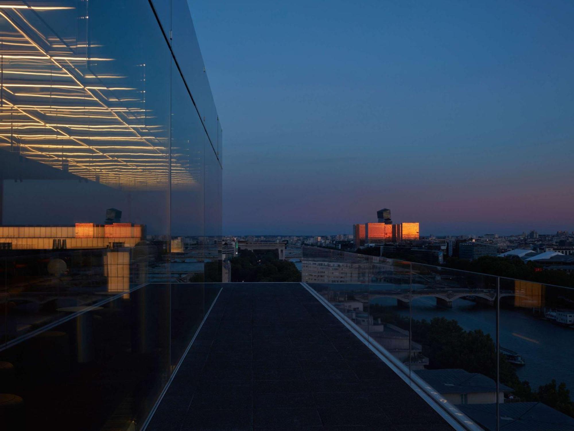 So/ Paris Hotel Εξωτερικό φωτογραφία View from the top of the building