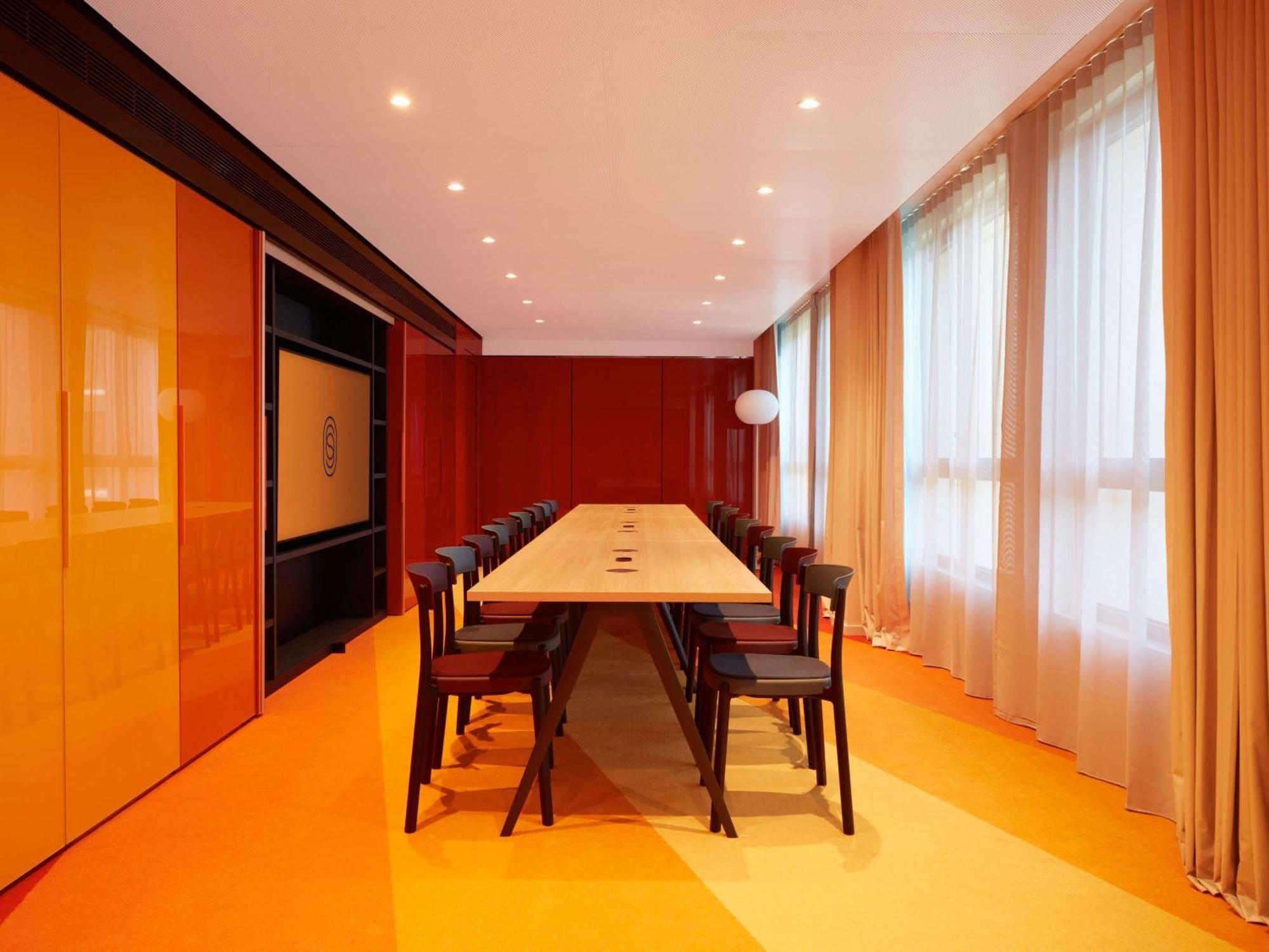 So/ Paris Hotel Εξωτερικό φωτογραφία The boardroom at the headquarters of the European Anti-fraud Authority