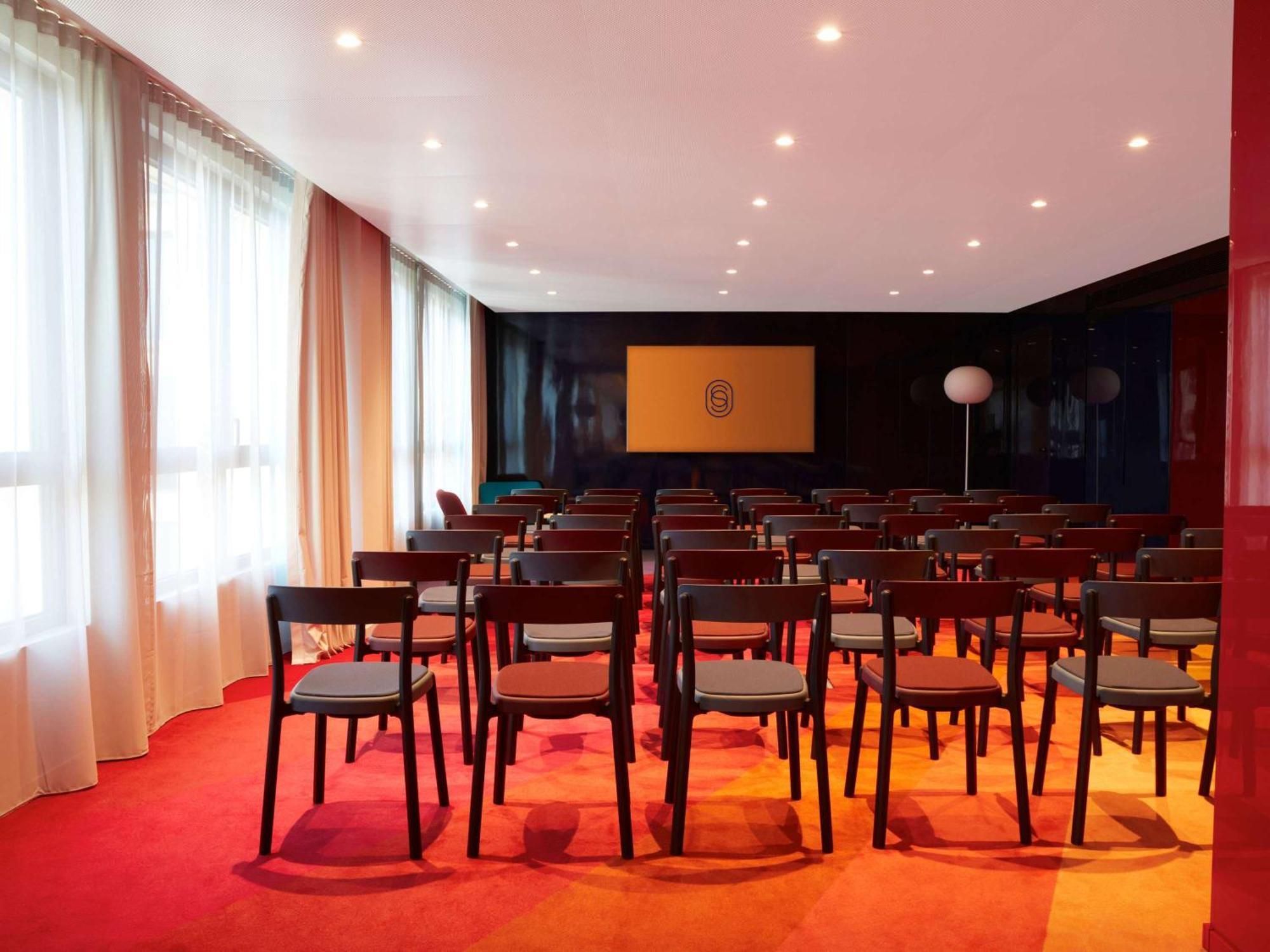 So/ Paris Hotel Εξωτερικό φωτογραφία The auditorium